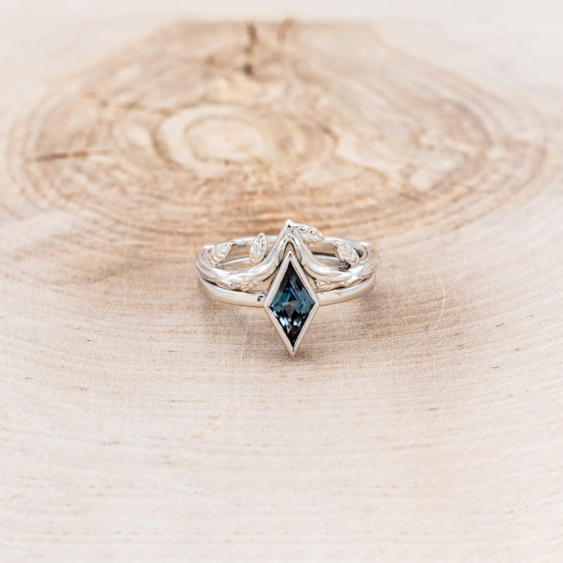 "MIRABEL" - BEZEL SET LAB-GROWN ALEXANDRITE ENGAGEMENT RING WITH BRANCH-STYLE TRACER