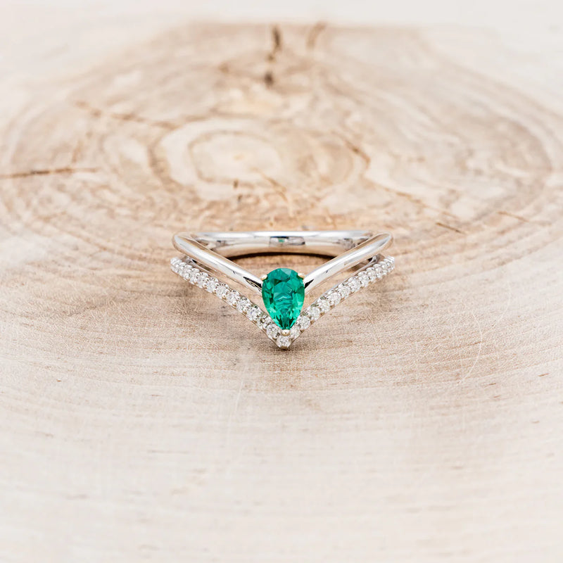 "CICELY" - PEAR-SHAPED LAB-GROWN EMERALD ENGAGEMENT RING WITH DIAMOND ACCENTS - 14K WHITE GOLD - SIZE 7-4