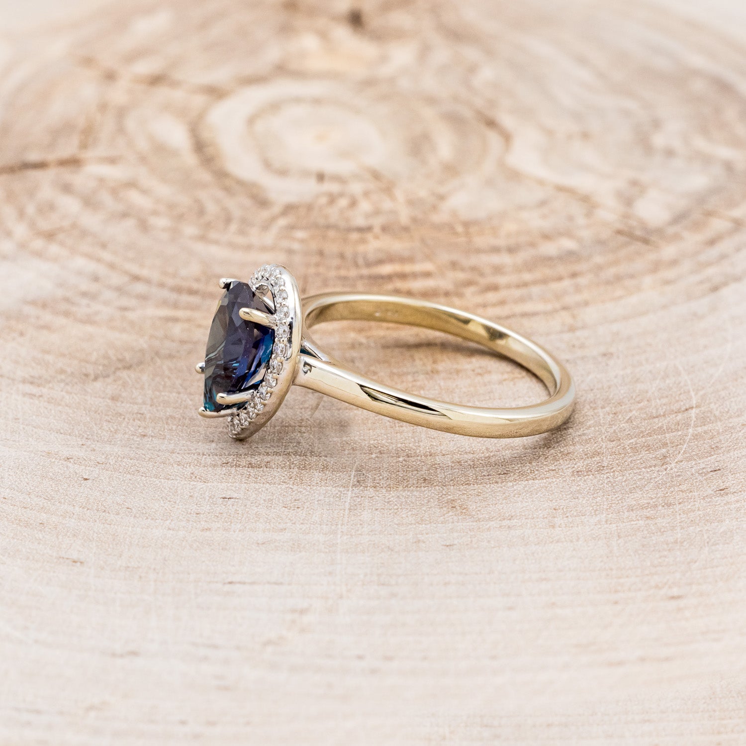 "CLARISS" - PEAR-SHAPED LAB-GROWN ALEXANDRITE ENGAGEMENT RING WITH DIAMOND HALO-15