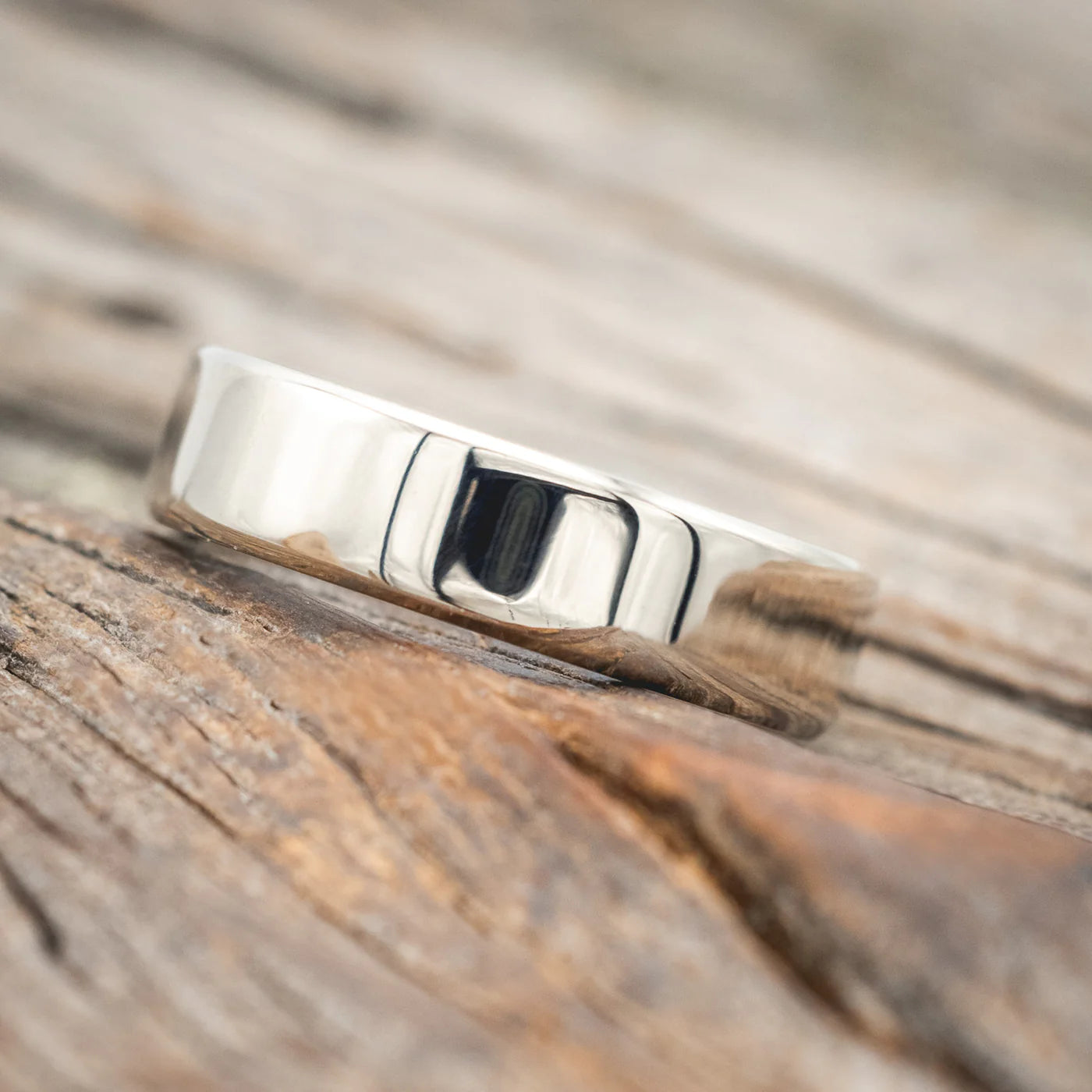 CRUSHED MOSS AGATE LINED WEDDING BAND - 14K WHITE GOLD (6MM) - SIZE 9 1/4-Staghead Designs