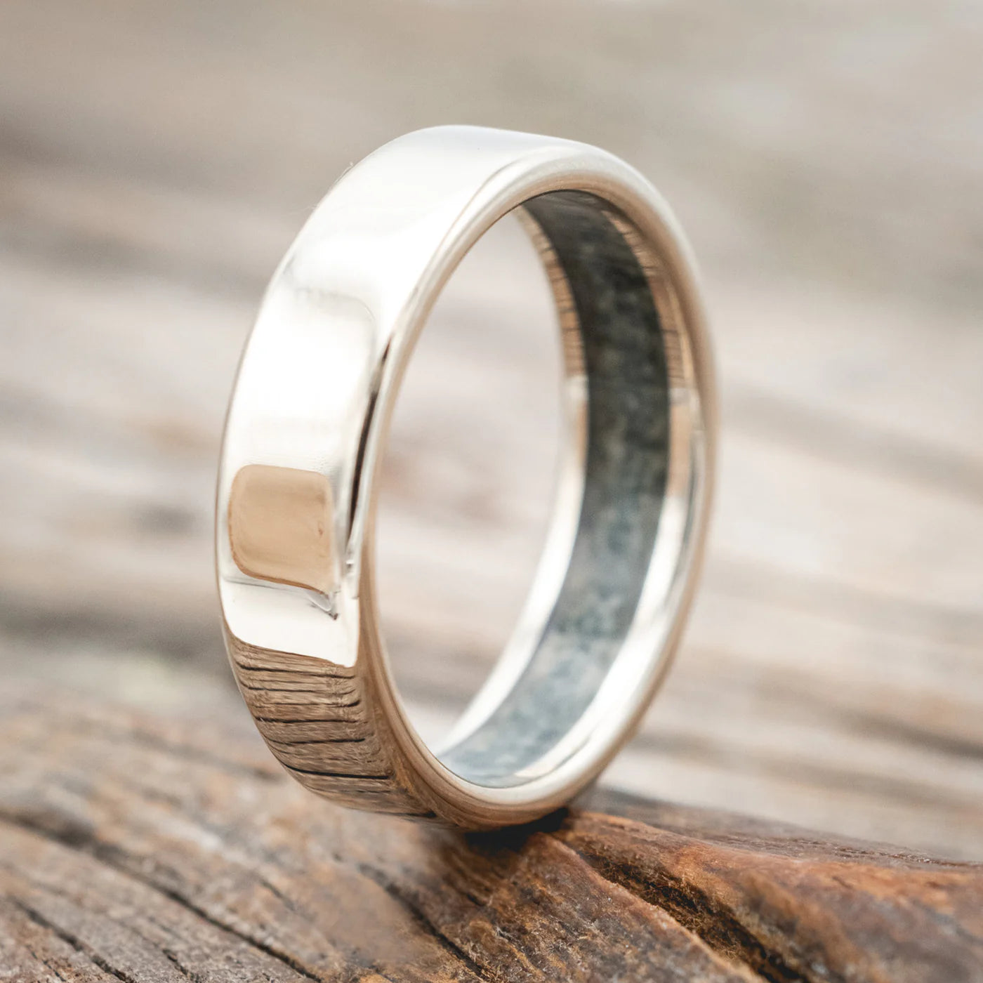 CRUSHED MOSS AGATE LINED WEDDING BAND - 14K WHITE GOLD (6MM) - SIZE 9 1/4-Staghead Designs