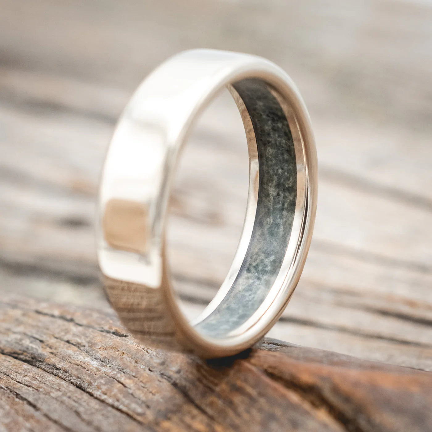 CRUSHED MOSS AGATE LINED WEDDING BAND - 14K WHITE GOLD (6MM) - SIZE 9 1/4-Staghead Designs