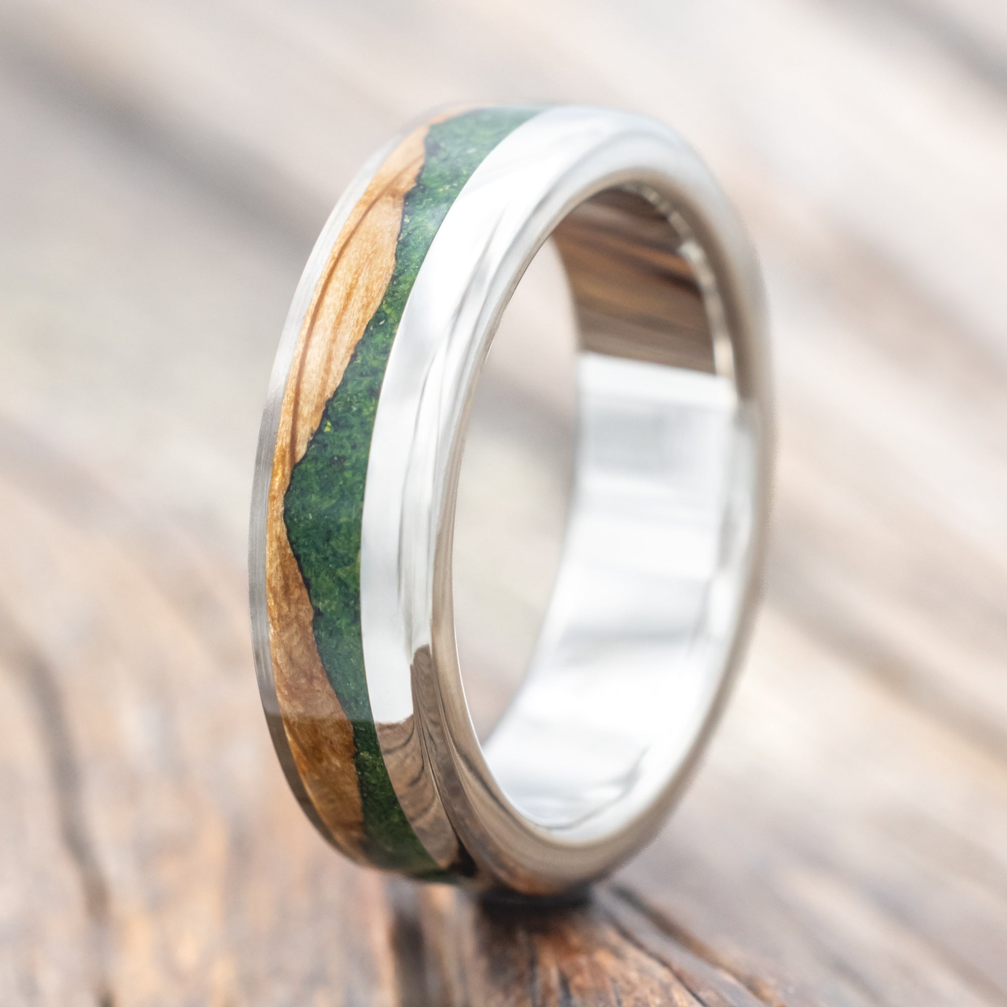 "EZRA" - WHISKEY BARREL OAK WITH MOSS WEDDING RING-Staghead Designs