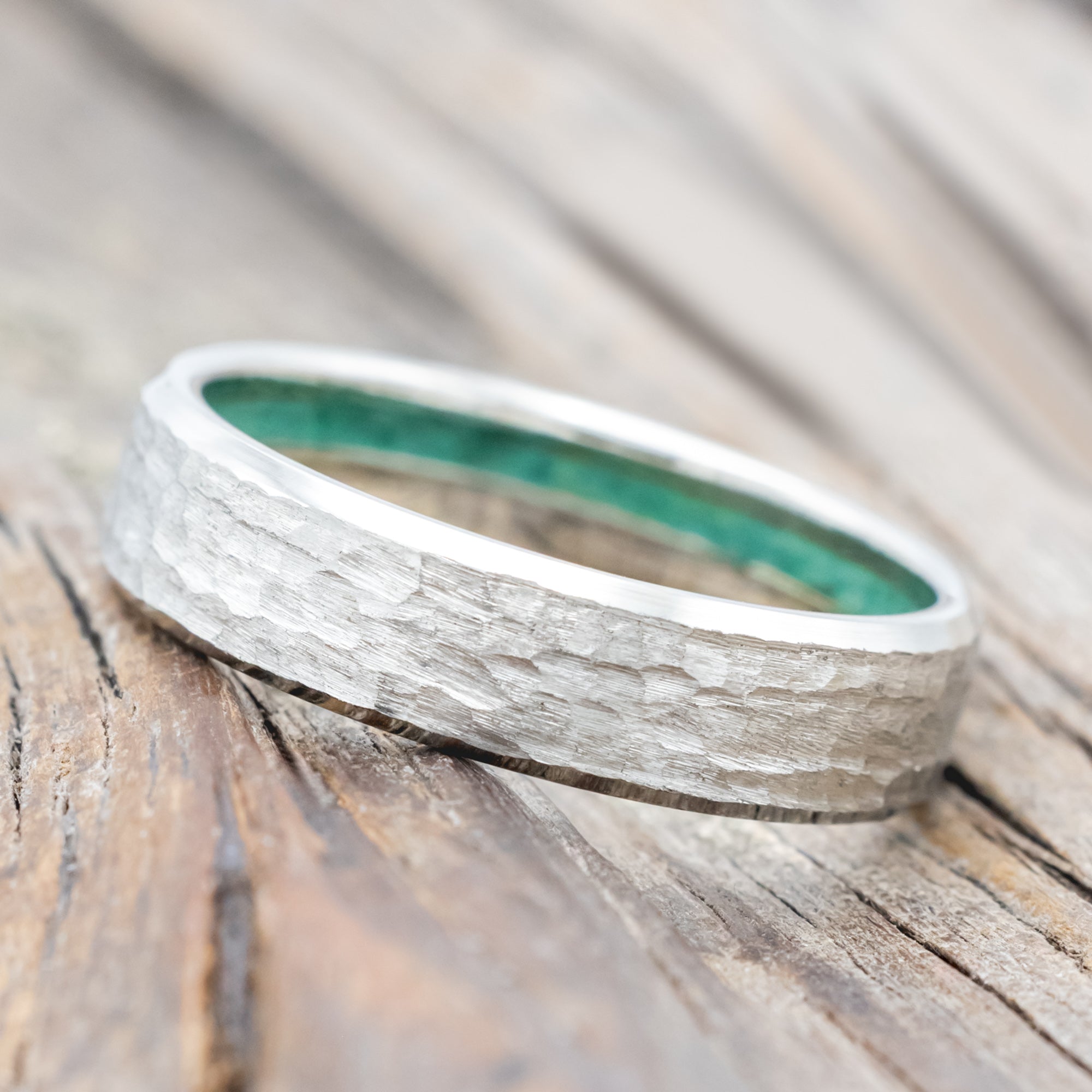 HAMMERED WEDDING BAND WITH OFFSET MALACHITE LINING-Staghead Designs