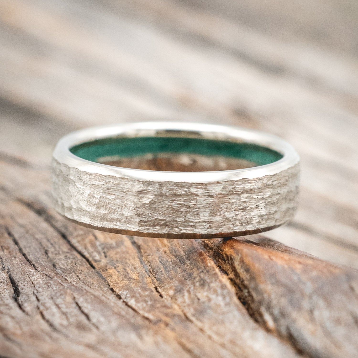 HAMMERED WEDDING BAND WITH OFFSET MALACHITE LINING-Staghead Designs