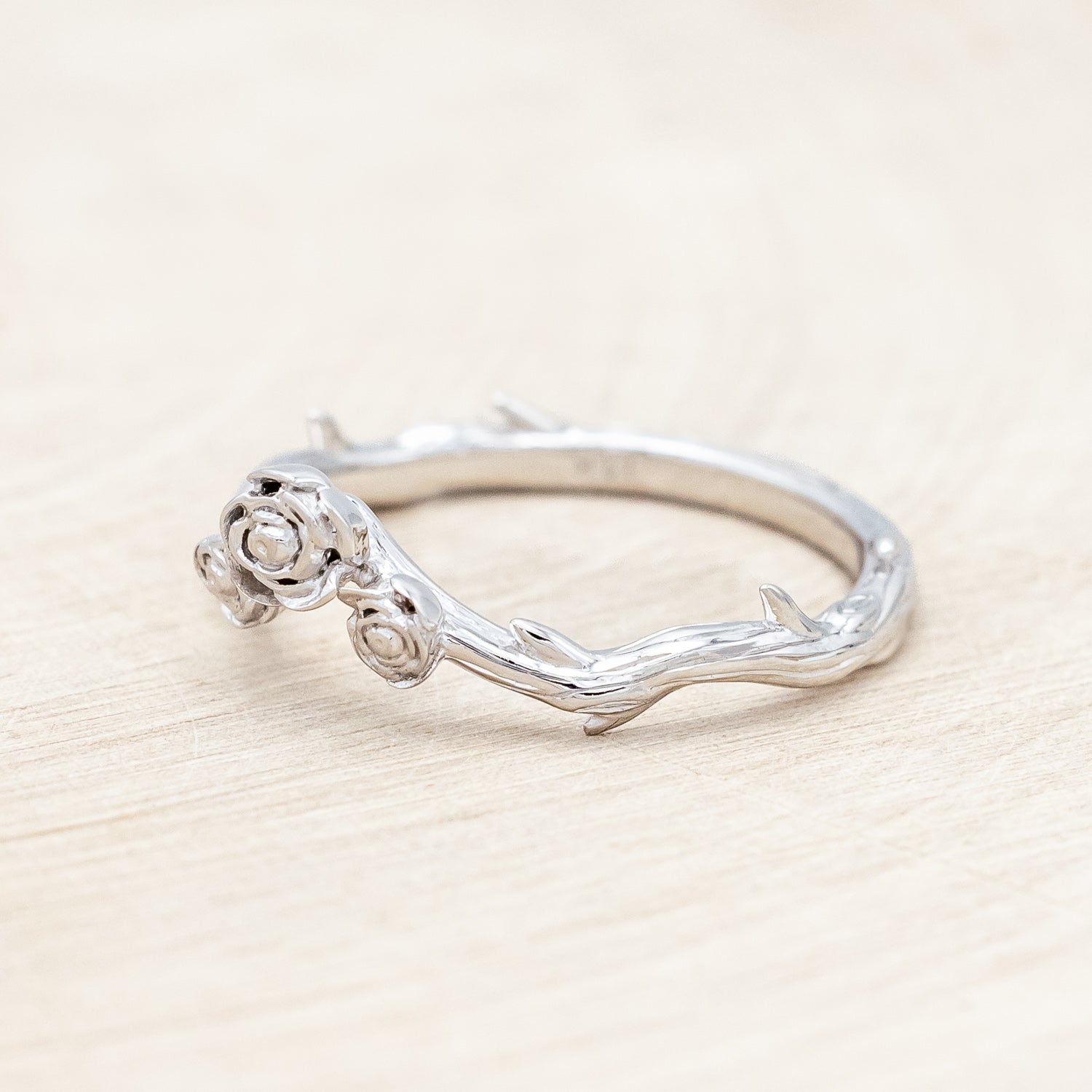 Side view of "Harlow" - floral-inspired tracer