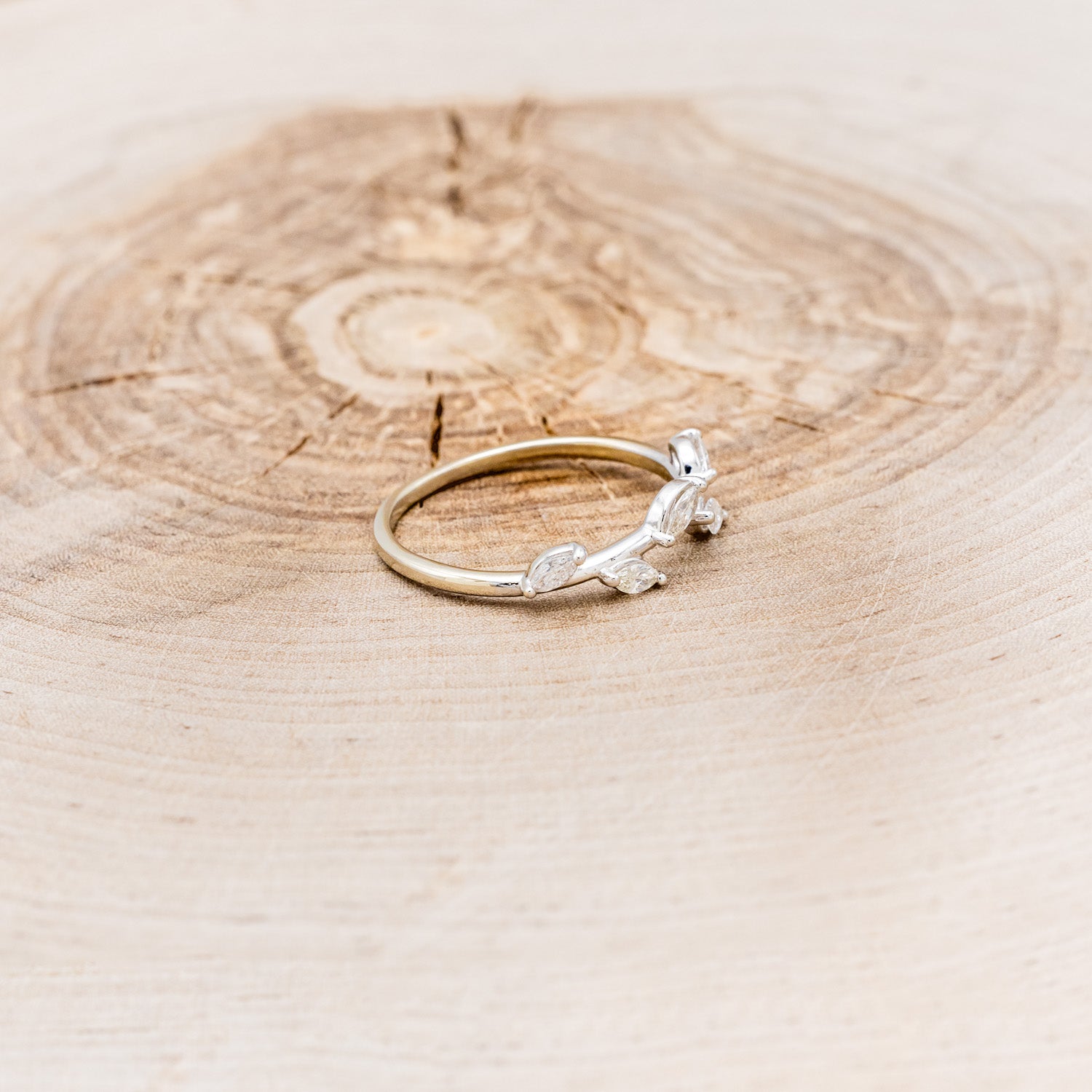 "IDHAL" - MARQUISE DIAMOND LEAF RING WITH 14K GOLD-9