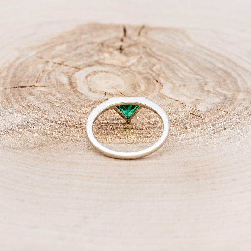 "JENNY FROM THE BLOCK" - TRIANGLE LAB-GROWN EMERALD ENGAGEMENT RING