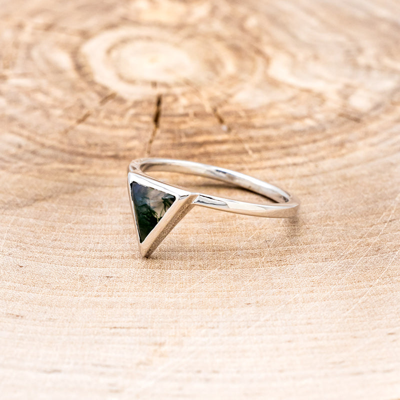 "JENNY FROM THE BLOCK" - TRIANGLE MOSS AGATE ENGAGEMENT RING WITH DIAMOND V-SHAPED TRACER-26