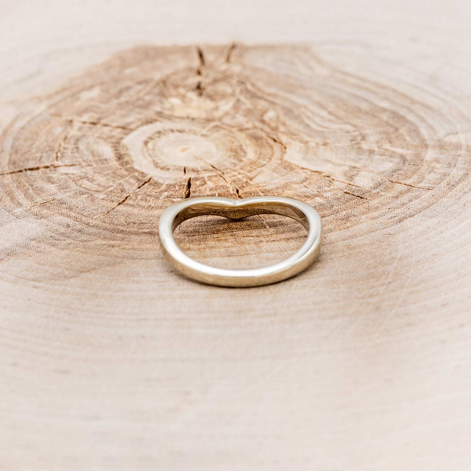 "KIDA" - V-SHAPE STACKING WEDDING BAND WITH ANTLER INLAY-17