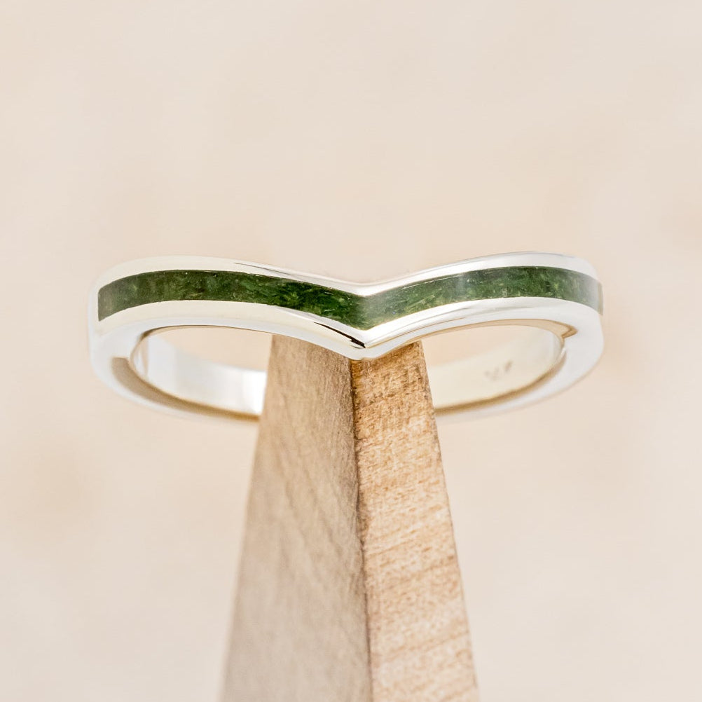 "KIDA" - V-SHAPE STACKING WEDDING BAND WITH MOSS INLAY-7