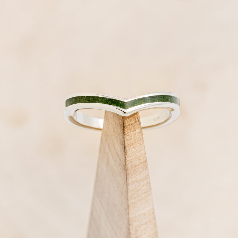 "KIDA" - V-SHAPE STACKING WEDDING BAND WITH MOSS INLAY-7