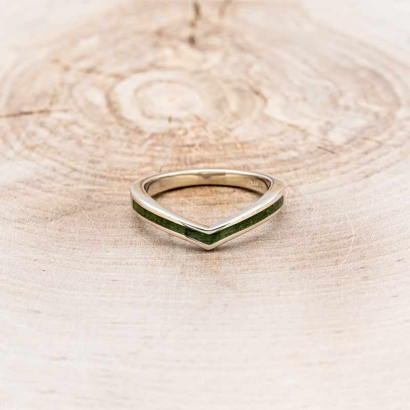 "KIDA" - V-SHAPE STACKING WEDDING BAND WITH MOSS INLAY-10