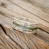 MEN'S "ARTEMIS" - MOSS WEDDING RING FEATURING A 14K GOLD BAND