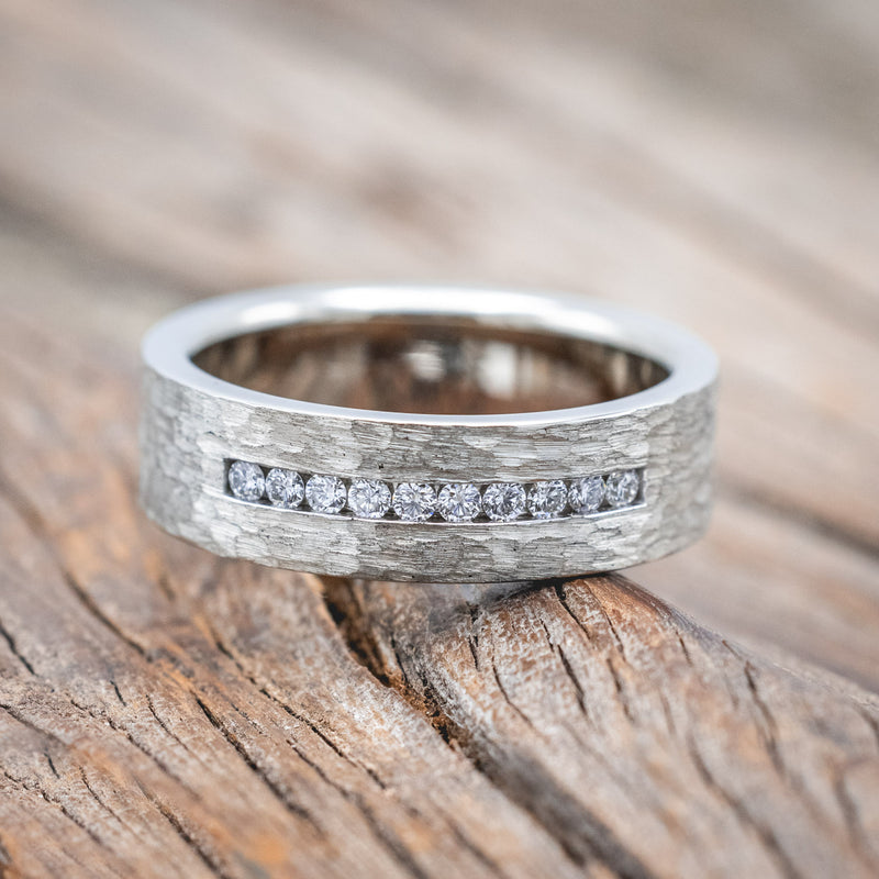 MEN'S HAMMERED ENGAGEMENT RING WITH DIAMOND ACCENTS