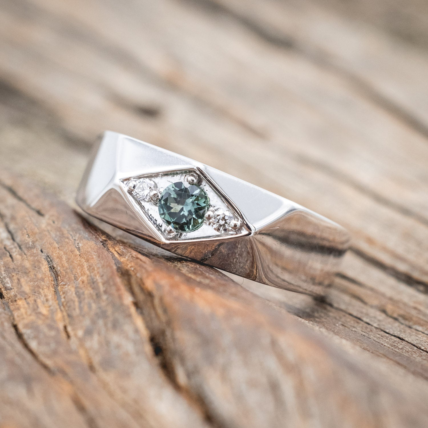 MEN'S MONTANA SAPPHIRE ENGAGEMENT RING WITH DIAMOND ACCENTS-Staghead Designs