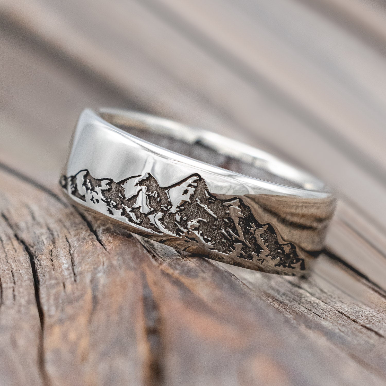 "HORIZON" - MOUNTAIN ENGRAVED WEDDING BAND WITH CUSTOM LINING-Staghead Designs