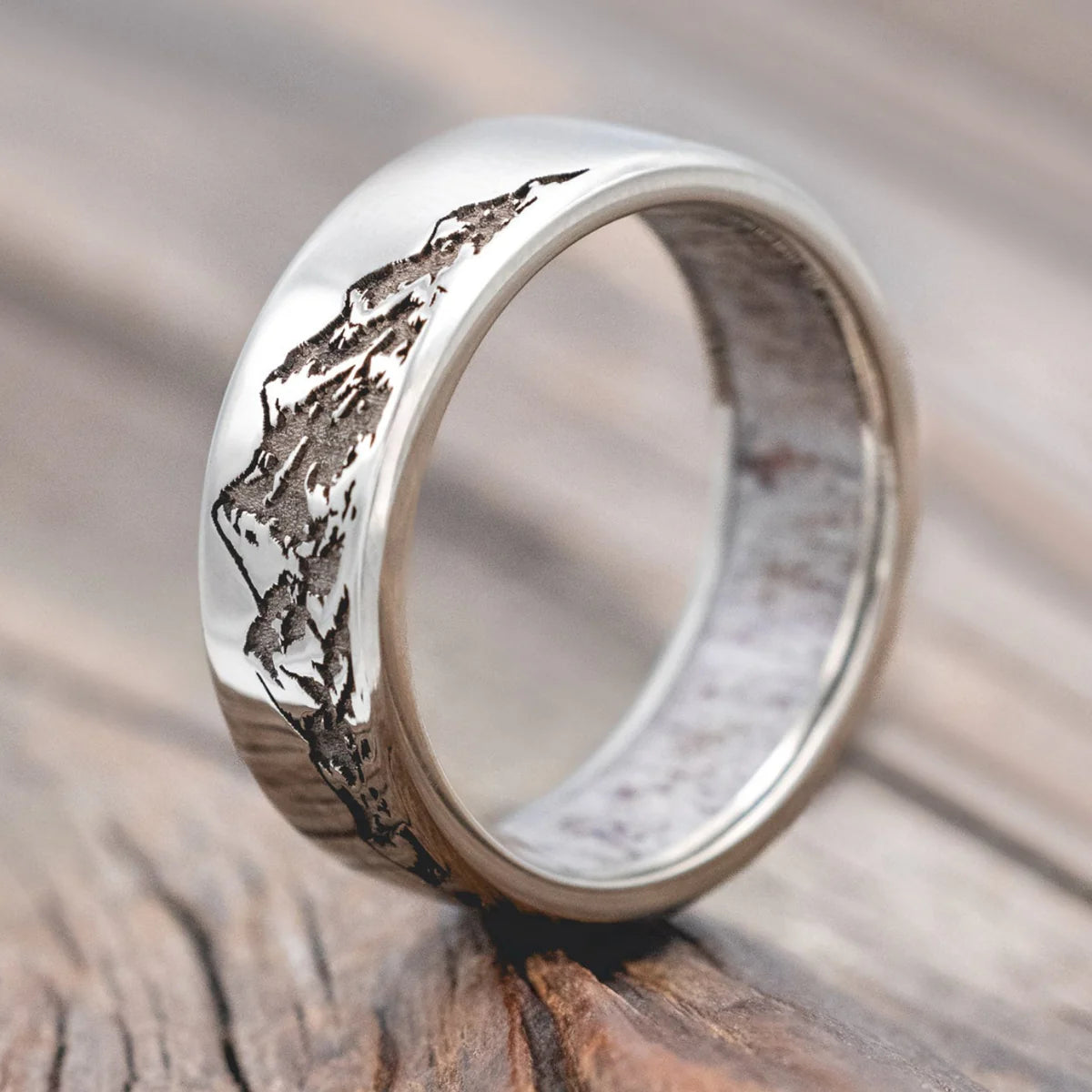 "Horizon" - Mountain Engraved Wedding Band with Antler Lining - White Gold (8mm) - Size 7 1/4