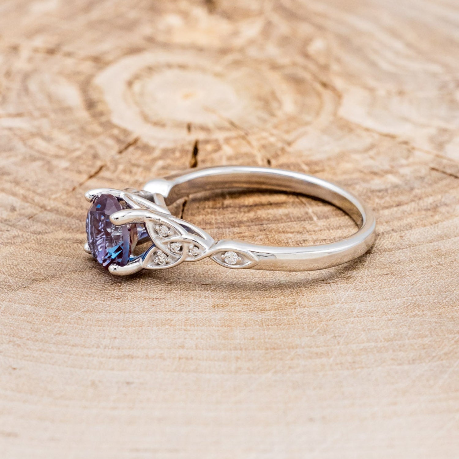 "AIFE" - CELTIC KNOT ROUND LAB-GROWN ALEXANDRITE ENGAGEMENT RING-3