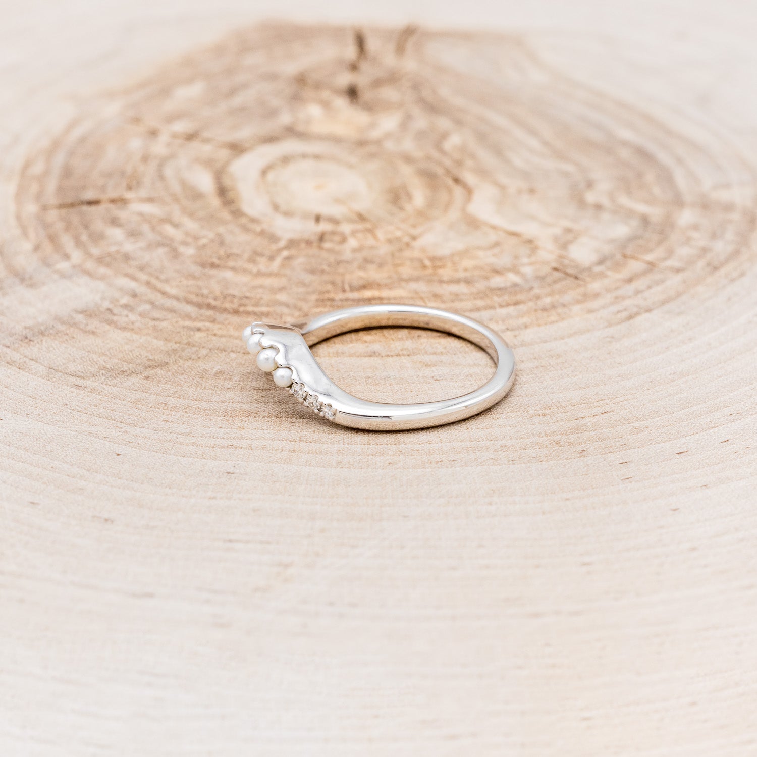 PEARL & DIAMOND TRACER BAND ON 14K GOLD-9