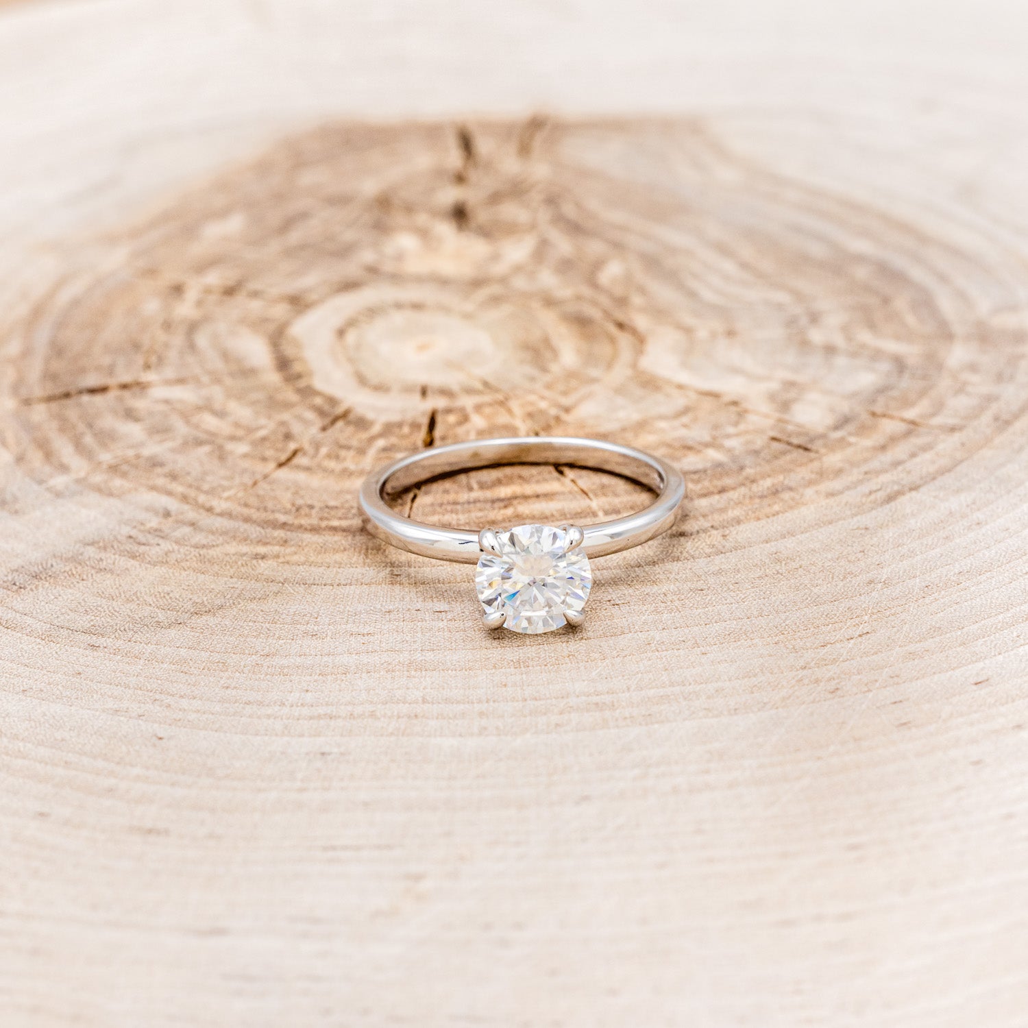 ROUND CUT MOISSANITE SOLITAIRE ENGAGEMENT RING-4