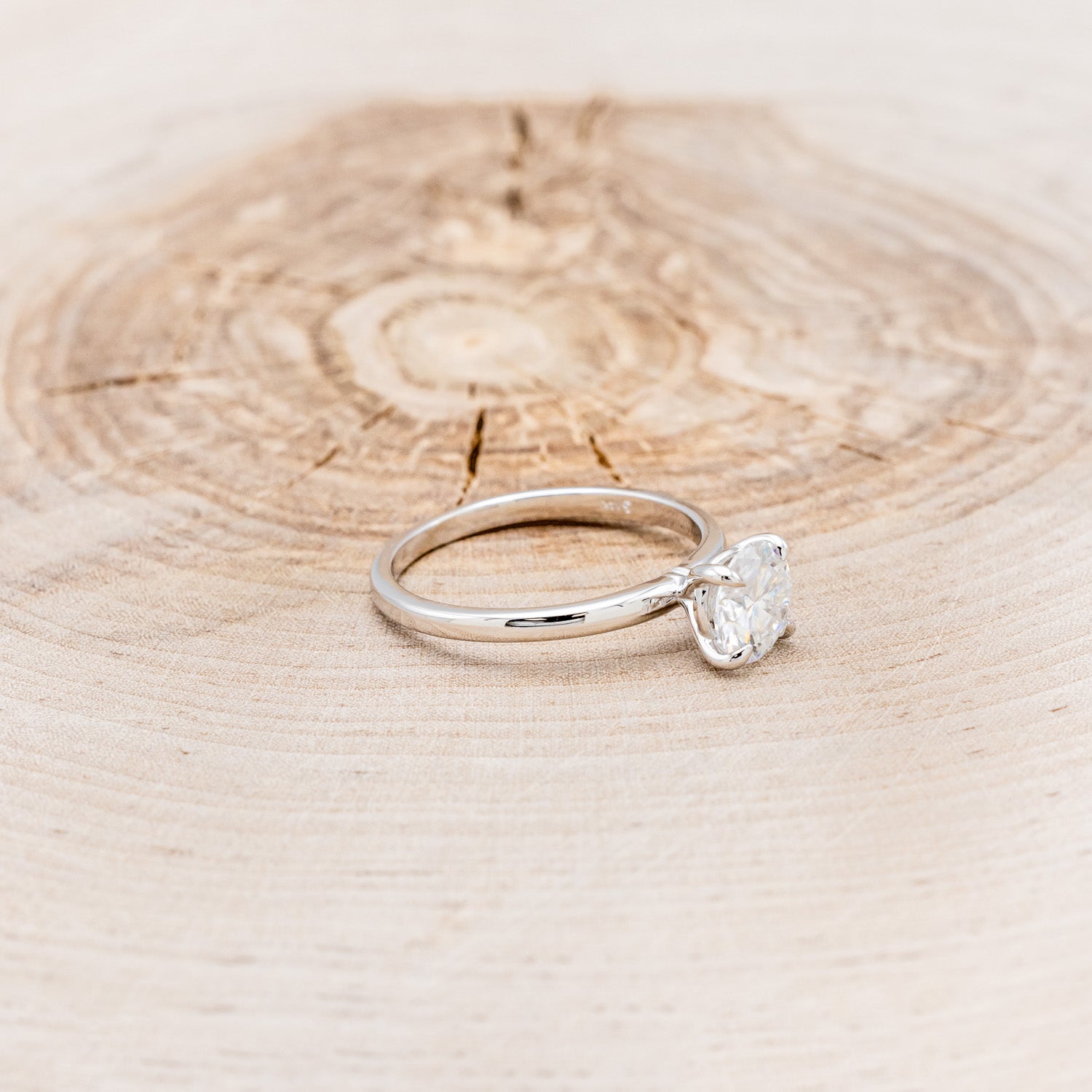 ROUND CUT MOISSANITE SOLITAIRE ENGAGEMENT RING-2