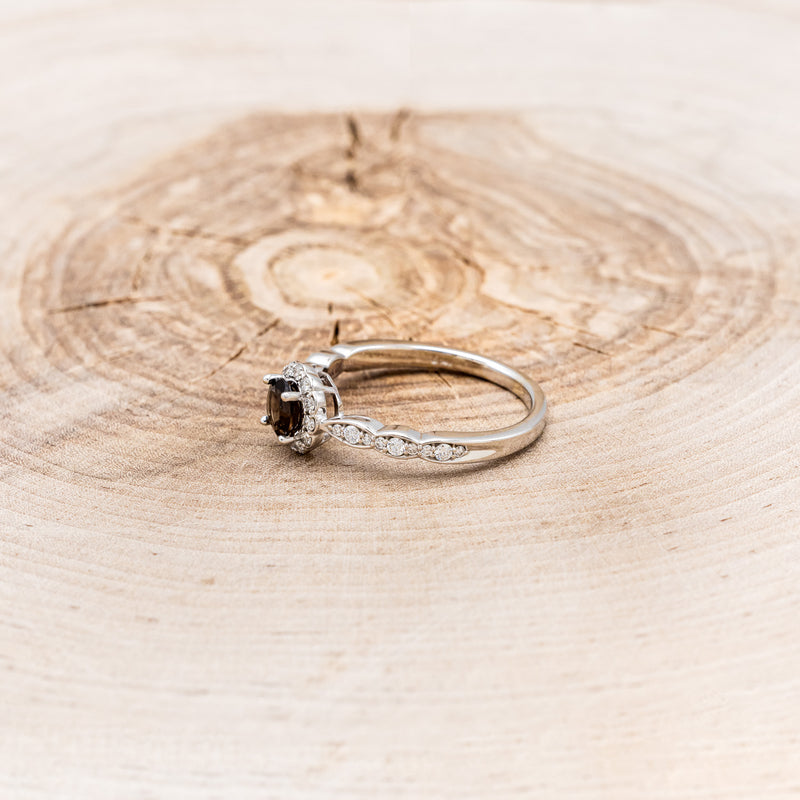 ROUND CUT SMOKY QUARTZ ENGAGEMENT RING WITH DIAMOND HALO & ACCENTS