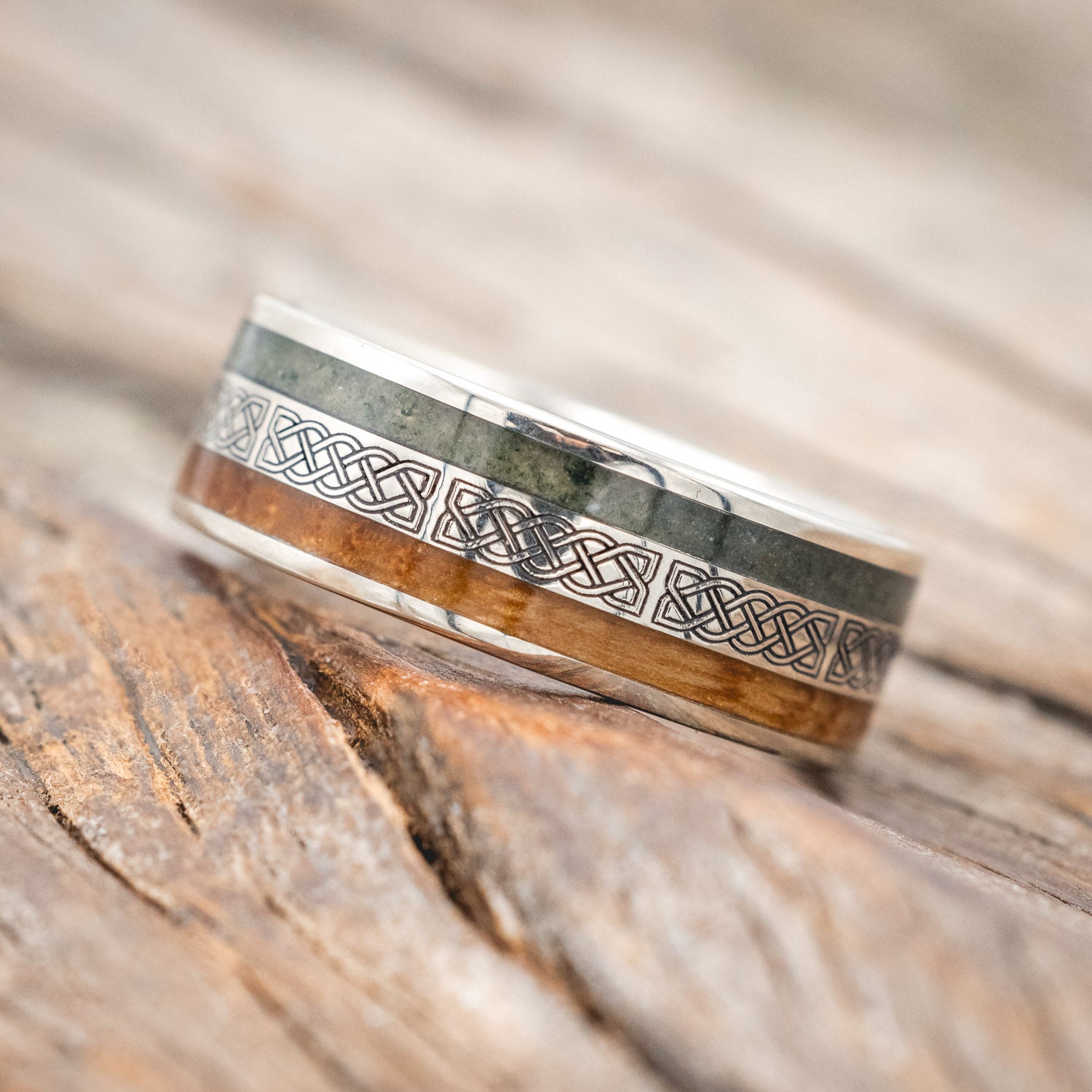 "RYDER" - CELTIC SAILOR'S KNOT ENGRAVED WITH WHISKEY BARREL & MOSS AGATE WEDDING RING-Staghead Designs