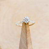 6 PRONG ROUND CUT MOISSANITE SOLITAIRE ENGAGEMENT RING