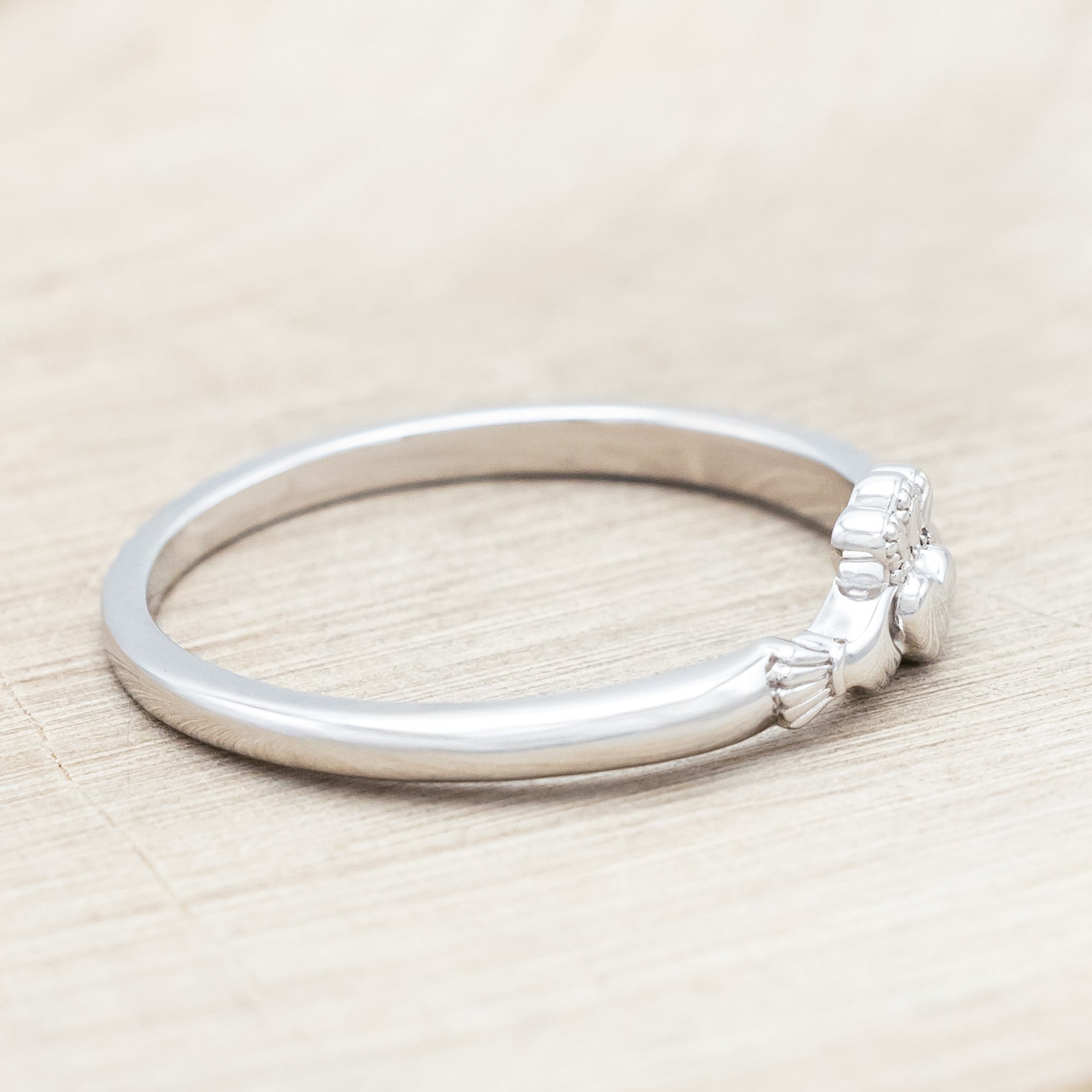 SOLID 14K GOLD CLADDAGH RING