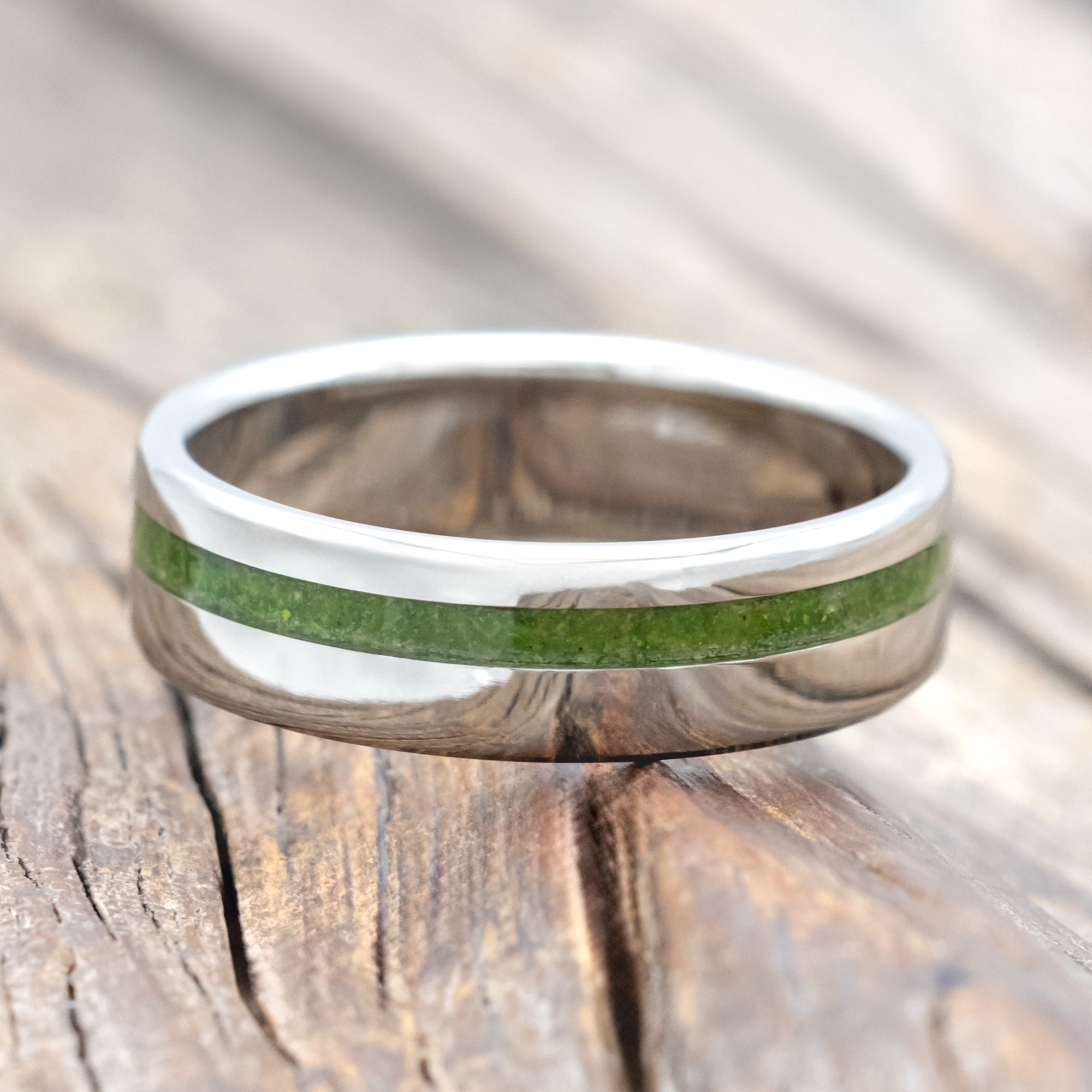 "VERTIGO" - WEDDING BAND WITH NATURAL MOSS INLAY-Staghead Designs