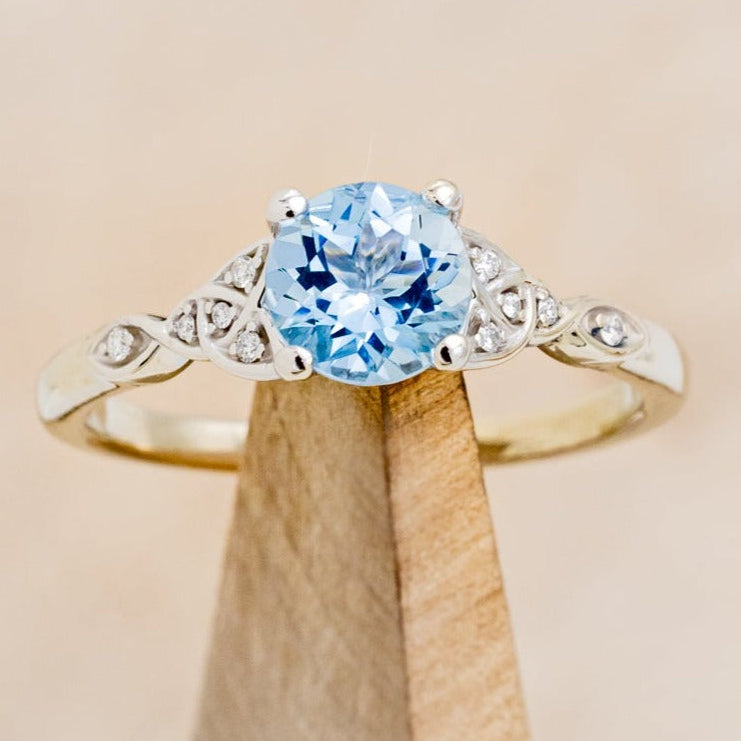"AIFE" - CELTIC KNOT ROUND ENGAGEMENT RING-6