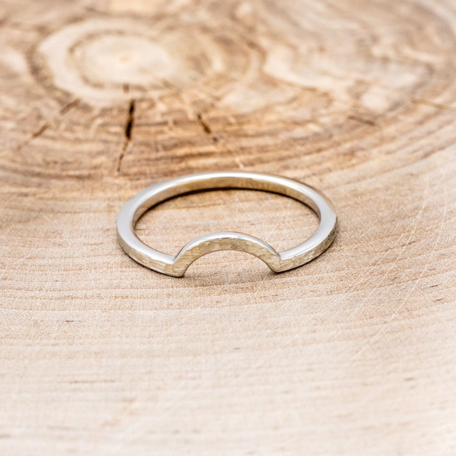 "EVELYN" - BEZEL SET MOSS AGATE SOLITAIRE ENGAGEMENT RING WITH TRACER IN A HAMMERED FINISH-16