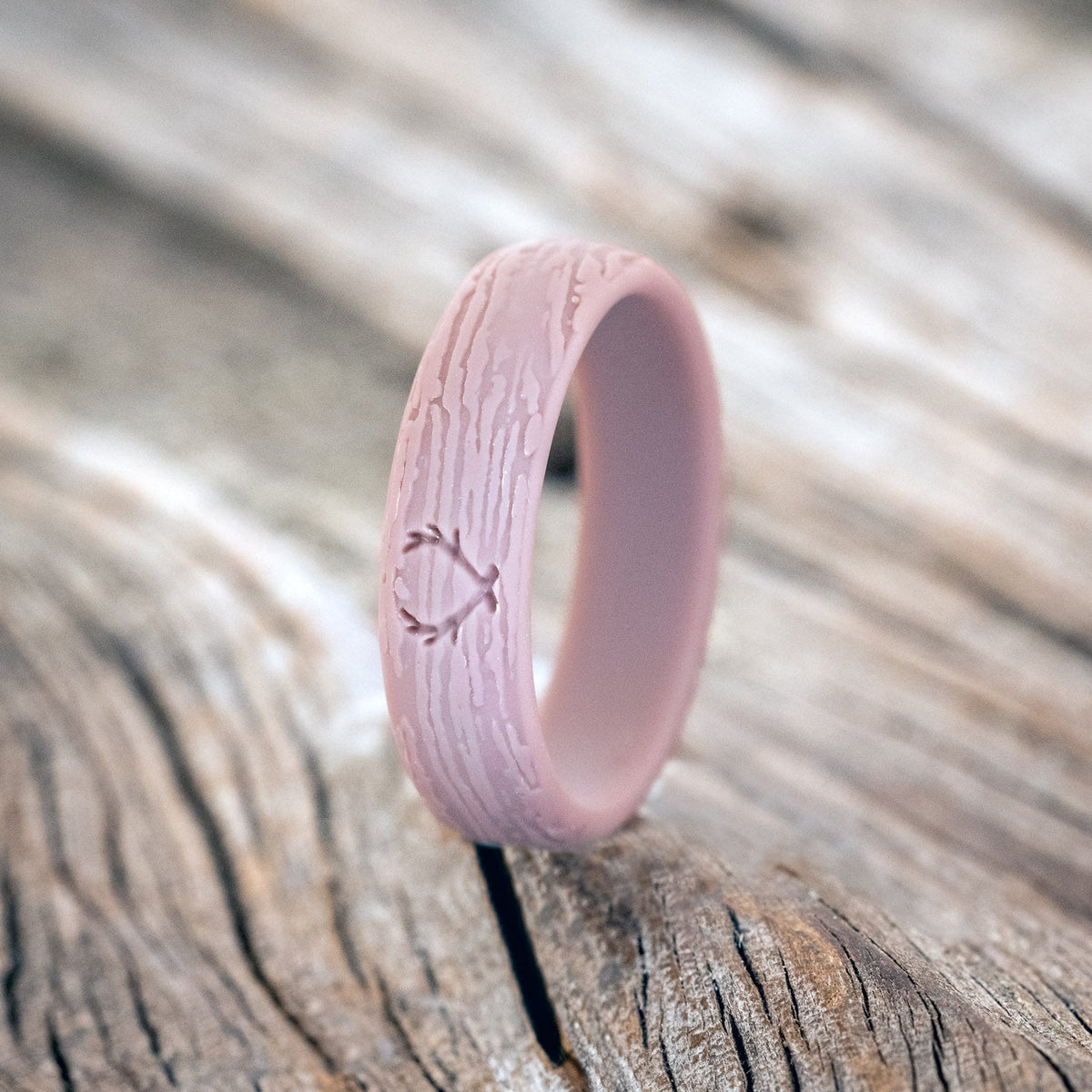 WOMEN'S MAUVE WOOD GRAINED SILICONE WEDDING BAND