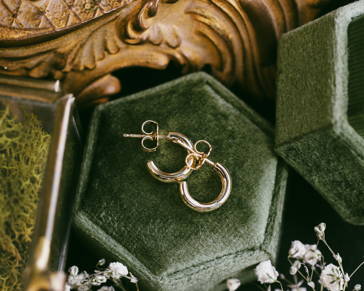 1/10 CTW NATURAL DIAMOND HUGGIE EARRINGS-8