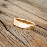 WHISKEY BARREL LINED WEDDING BAND