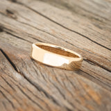 WHISKEY BARREL LINED WEDDING BAND