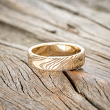 WOODGRAIN PATTERN WEDDING BAND