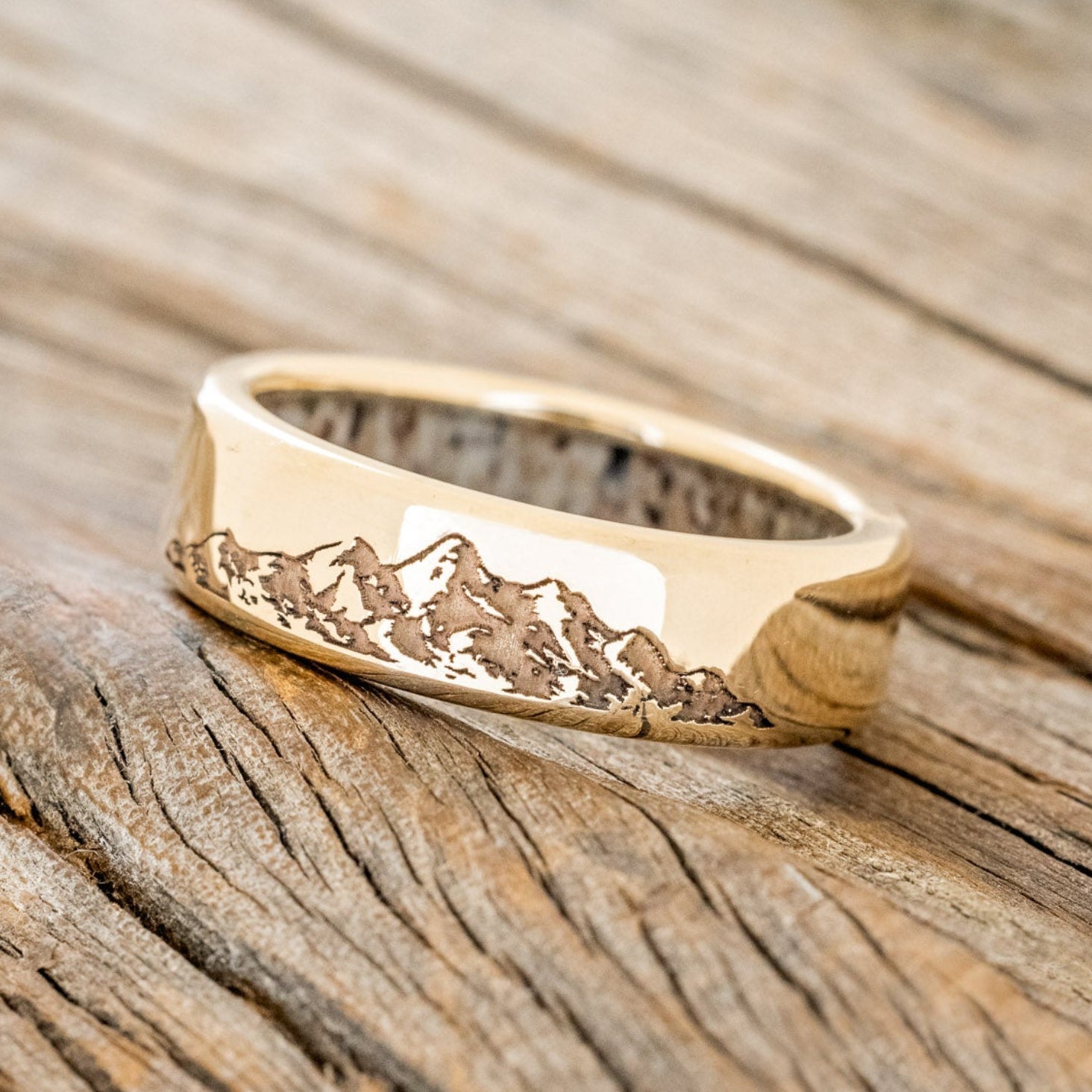 MOUNTAIN ENGRAVED WEDDING BAND WITH LINING-Staghead Designs