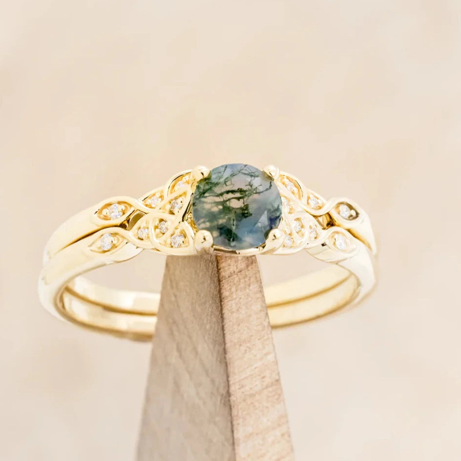 "AIFE" - CELTIC KNOT ENGAGEMENT RING WITH ROUND CENTER STONE-Staghead Designs