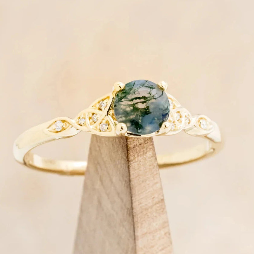 "AIFE" - CELTIC KNOT ENGAGEMENT RING WITH ROUND CENTER STONE-Staghead Designs