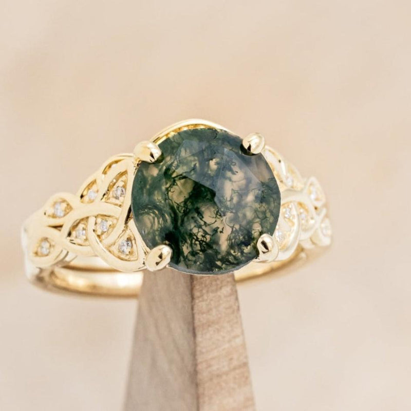 "AIFE" - CELTIC KNOT ROUND CUT MOSS AGATE ENGAGEMENT RING & TRACER-1