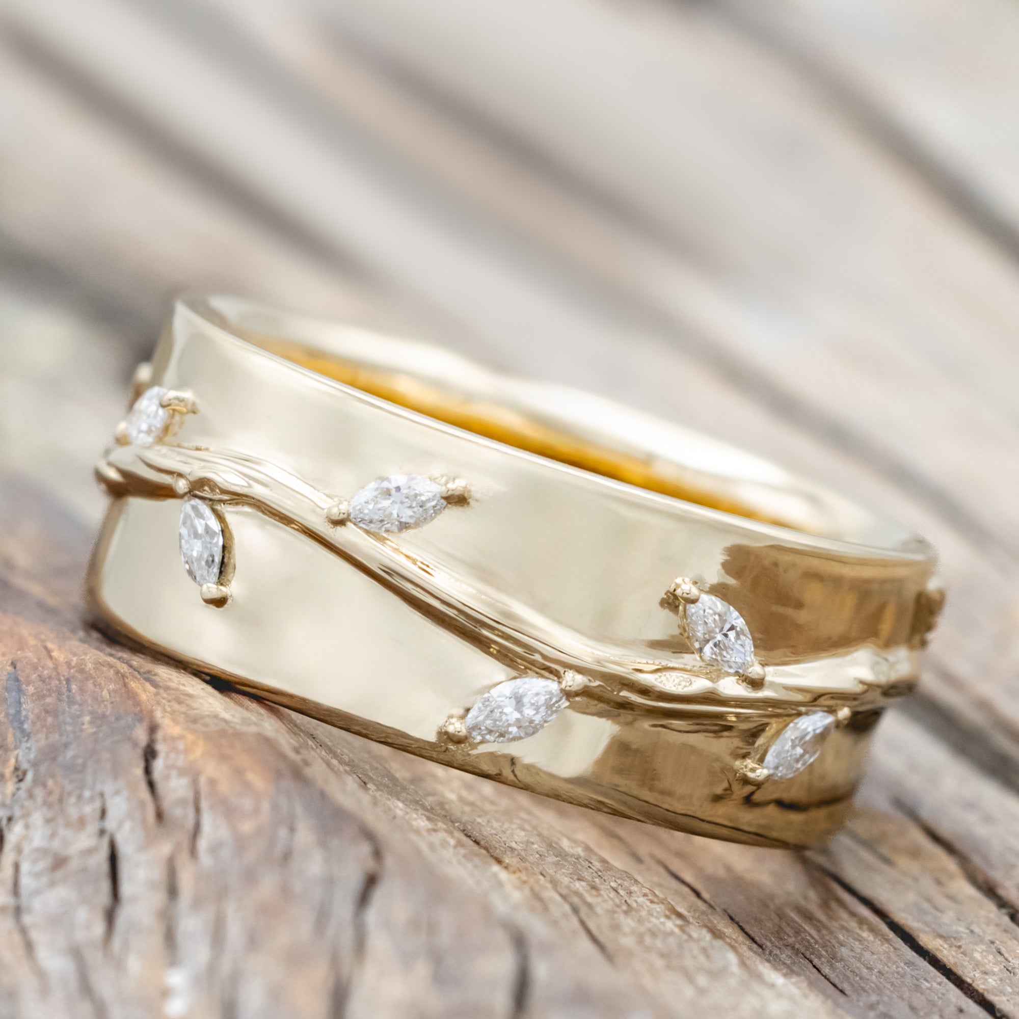 "ALWIN" - CUSTOM VINE EMBOSSED MEN'S WEDDING RING WITH LEAF-INSPIRED DIAMOND ACCENTS-Staghead Designs