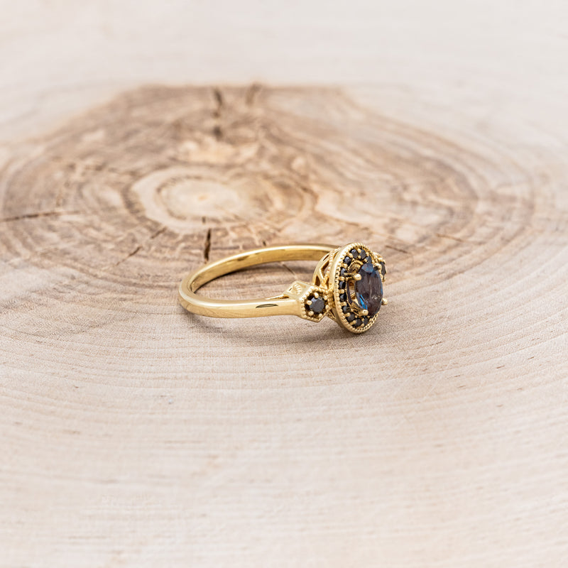 "AMELIA" - OVAL LAB-GROWN ALEXANDRITE ENGAGEMENT RING WITH BLACK DIAMOND HALO & ACCENTS - 14K YELLOW GOLD - SIZE 7-2