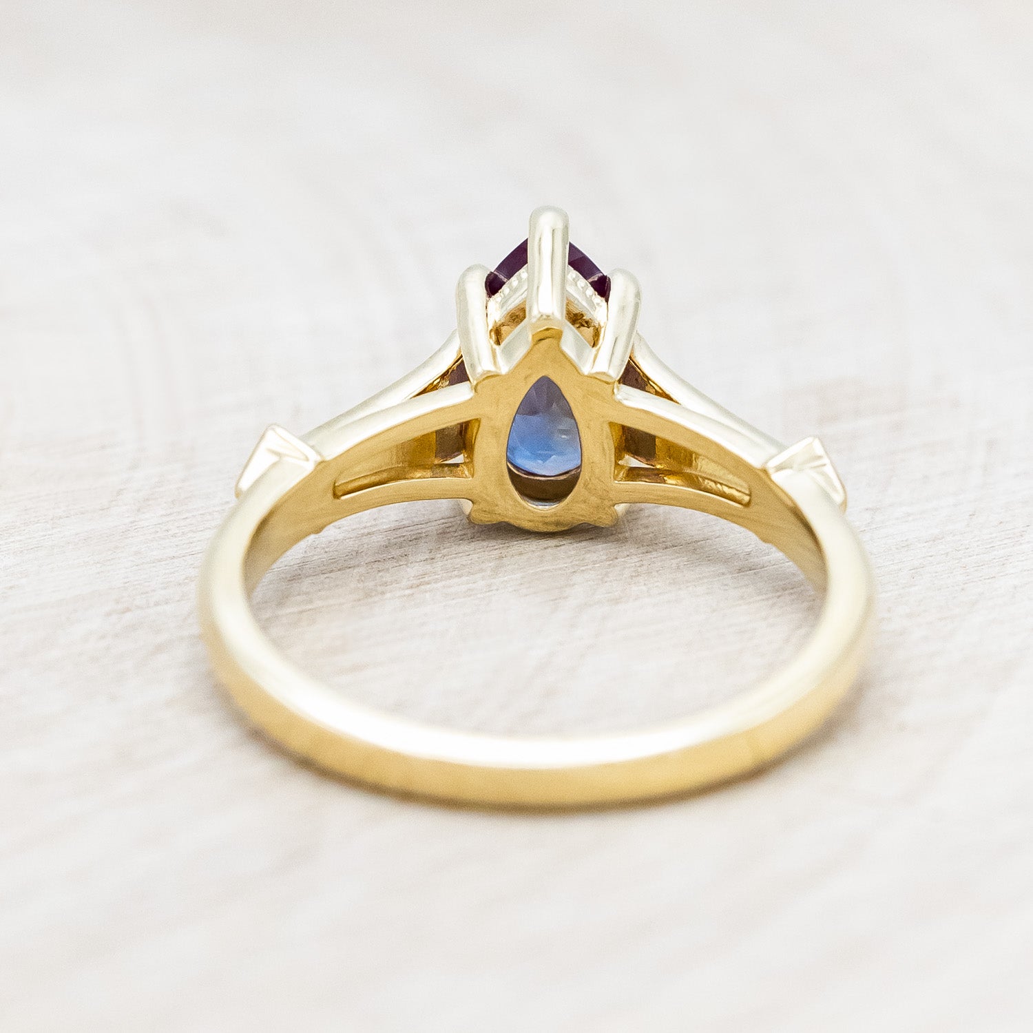 "ANNORA" - PEAR CUT LAB-GROWN ALEXANDRITE ENGAGEMENT RING WITH DIAMOND ACCENTS-Staghead Designs