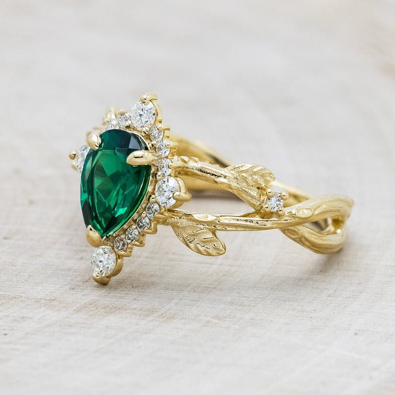 "ARTEMIS ON THE VINE DIVINE" - PEAR LAB-GROWN EMERALD ENGAGEMENT RING WITH DIAMOND ACCENTS & A BRANCH-STYLE BAND-3