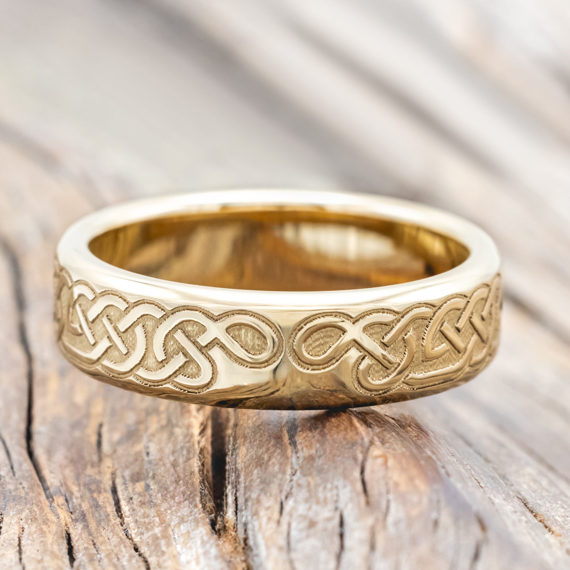 CELTIC DARA KNOT ENGRAVED WEDDING RING FEATURING A 14K GOLD BAND-Staghead Designs