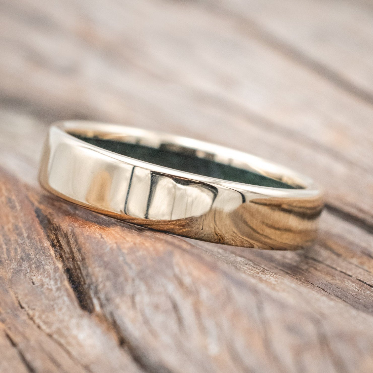 CRUSHED MOSS AGATE LINED WEDDING BAND-Staghead Designs