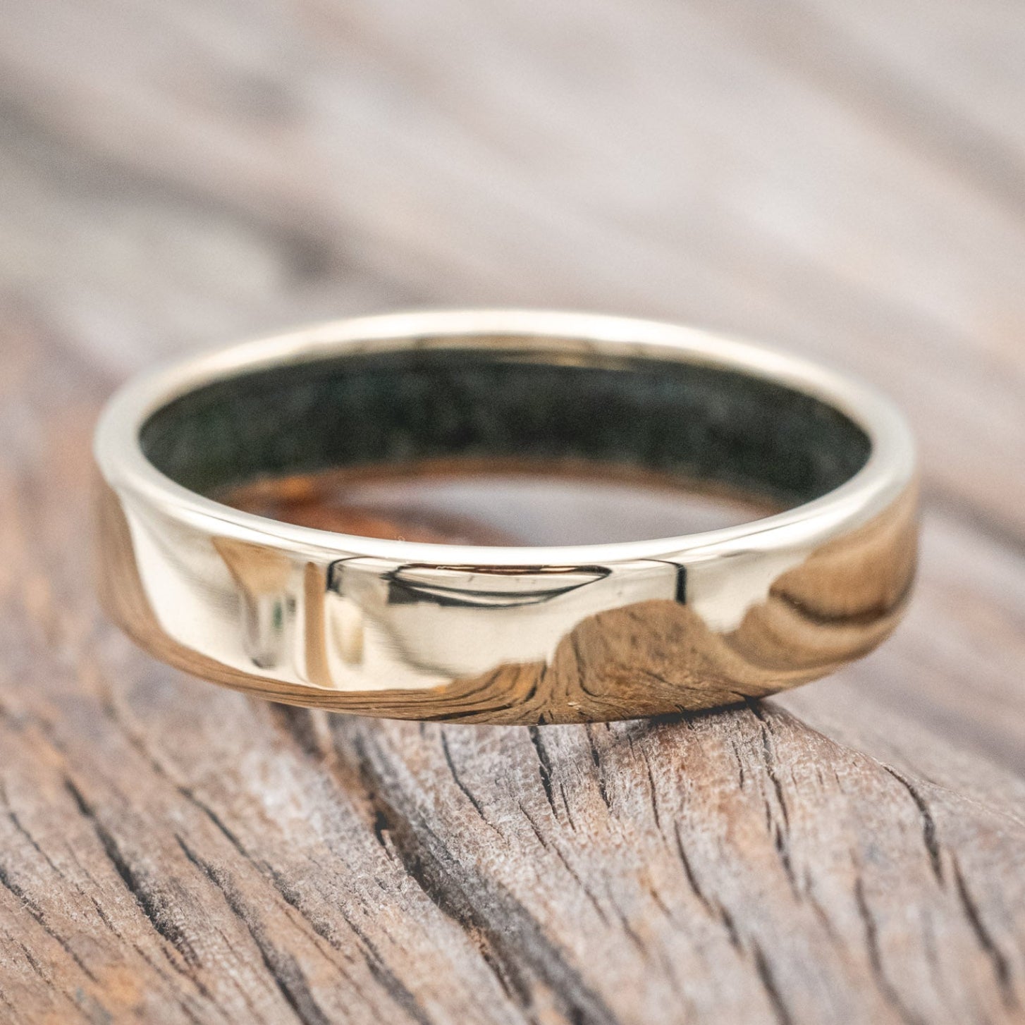 CRUSHED MOSS AGATE LINED WEDDING BAND-Staghead Designs