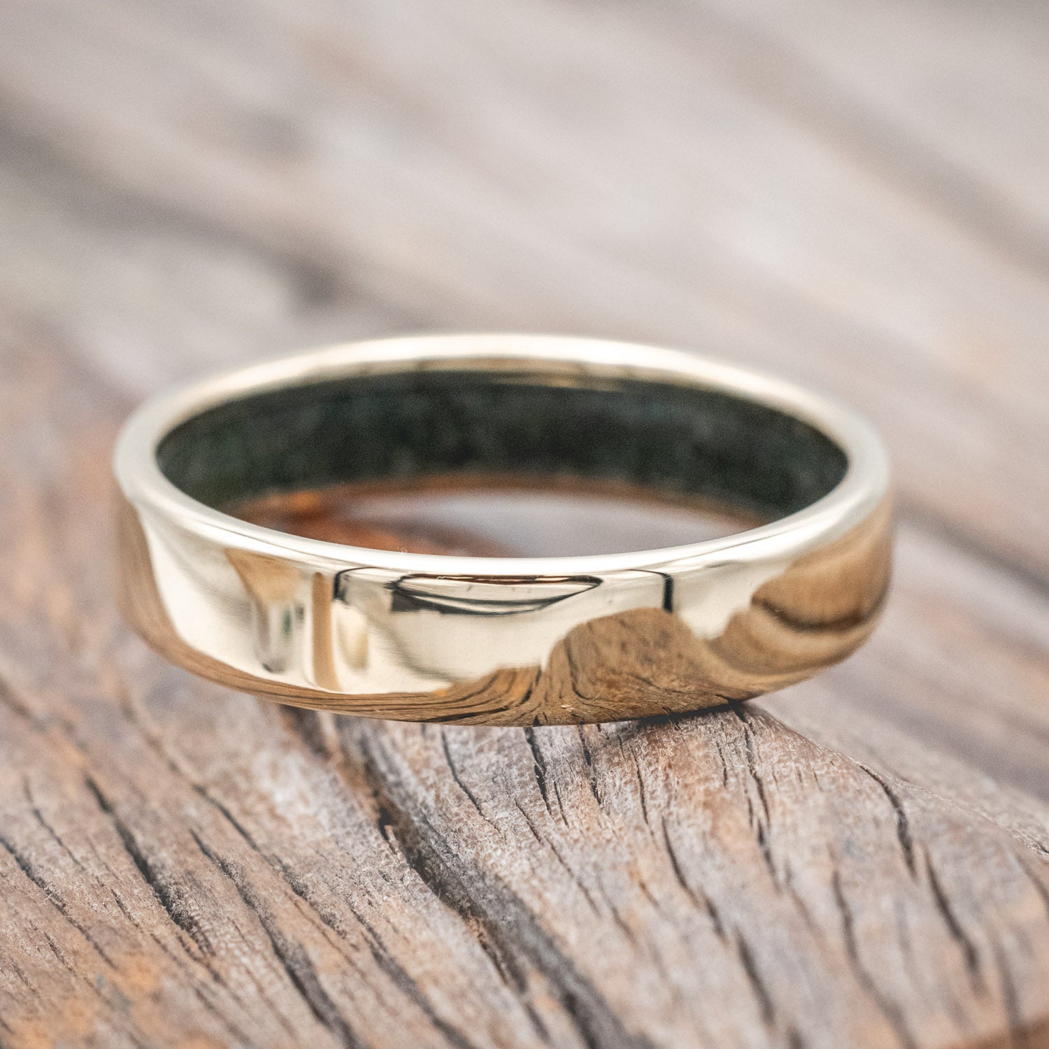 CRUSHED MOSS AGATE LINED WEDDING BAND-Staghead Designs